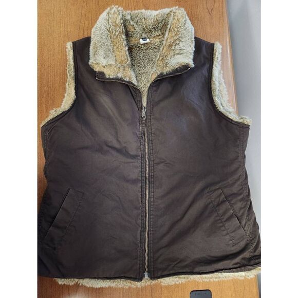 Gap dark brown zip up vest with full faux fur lining - Picture 1 of 7